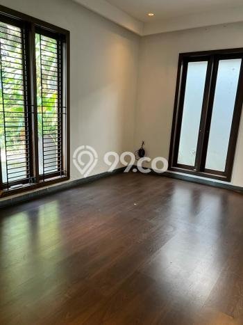 Rumah Eksklusif Siap Huni LT 280m2 di Cinere, Depok Rumah Eksklusif Siap Huni LT 280m2 di Cinere, Depok