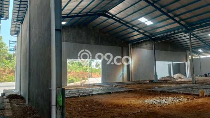 LOKASI PREMIUM! Gudang Kawasan Ngaliyan, Luas 1693m², Jalan Utama, Area Komersial LOKASI PREMIUM! Gudang Kawasan Ngaliyan, Luas 1693m², Jalan Utama, Area Komersial