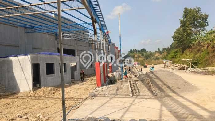 LOKASI PREMIUM! Gudang Kawasan Ngaliyan, Luas 1693m², Jalan Utama, Area Komersial LOKASI PREMIUM! Gudang Kawasan Ngaliyan, Luas 1693m², Jalan Utama, Area Komersial