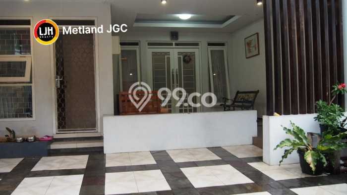 Dijual Rumah Premium dengan Fasilitas Sekitar Komplit di Duren Sawit, Jakarta Timur Dijual Rumah Premium dengan Fasilitas Sekitar Komplit di Duren Sawit, Jakarta Timur