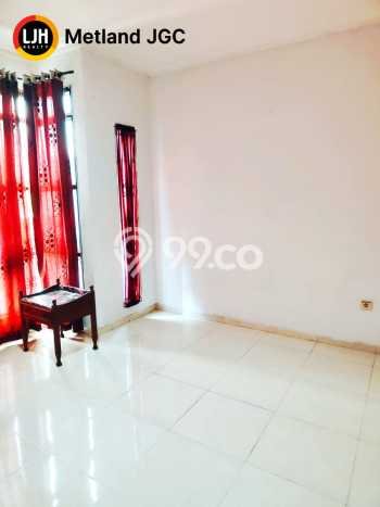 Dijual Cepat Rumah Favorit Siap Huni LB 180m2 di Cakung, Jakarta Timur Dijual Cepat Rumah Favorit Siap Huni LB 180m2 di Cakung, Jakarta Timur