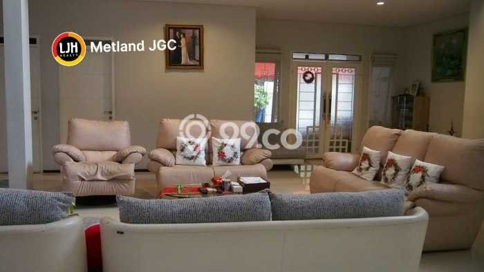 Dijual Rumah Premium dengan Fasilitas Sekitar Komplit di Duren Sawit, Jakarta Timur Dijual Rumah Premium dengan Fasilitas Sekitar Komplit di Duren Sawit, Jakarta Timur
