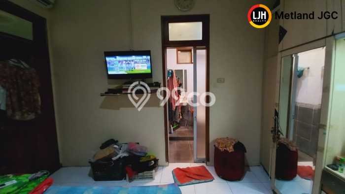 Rumah Mewah LB 150m2 Siap Pakai Desain Elegan di Rawamangun, Jakarta Timur Rumah Mewah LB 150m2 Siap Pakai Desain Elegan di Rawamangun, Jakarta Timur