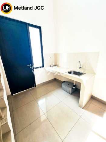 Rumah sewa siap huni 4 Kamar Tidur di Jakarta Garden City, Jakarta Timur Rumah sewa siap huni 4 Kamar Tidur di Jakarta Garden City, Jakarta Timur
