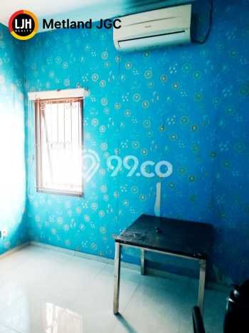 Dijual Cepat Rumah Favorit Siap Huni LB 180m2 di Cakung, Jakarta Timur Dijual Cepat Rumah Favorit Siap Huni LB 180m2 di Cakung, Jakarta Timur