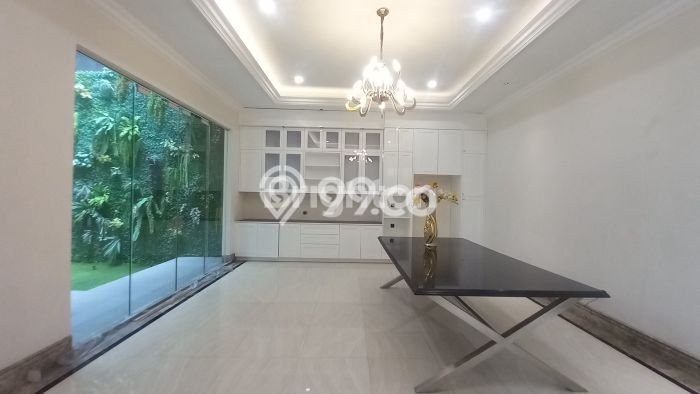 Dijual Rumah Mewah Megah Dengan View Eksklusif di Graha, Surabaya Dijual Rumah Mewah Megah Dengan View Eksklusif di Graha, Surabaya