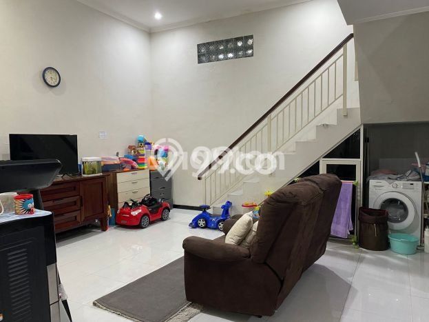 Rumah Nyaman 2 KT Luas Tanah 132m2m² di Waru, Sidoarjo Rumah Nyaman 2 KT Luas Tanah 132m2m² di Waru, Sidoarjo