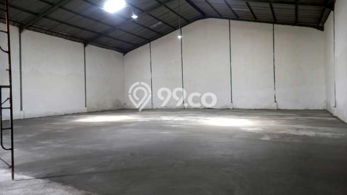Gudang Disewa di Surabaya dengan LB 500m2 Area Komersial Ramai Gudang Disewa di Surabaya dengan LB 500m2 Area Komersial Ramai