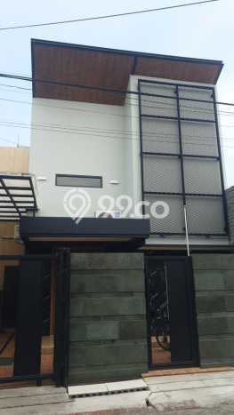 Rumah Minimalis 4 KT di Darmo permai Surabaya Rumah Minimalis 4 KT di Darmo permai Surabaya