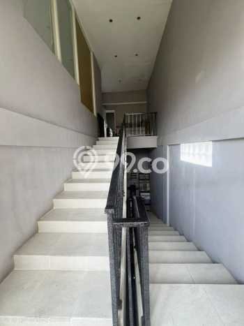 Rumah Minimalis 5 KT di Dukuh Kupang Surabaya Semi Furnished Rumah Minimalis 5 KT di Dukuh Kupang Surabaya Semi Furnished