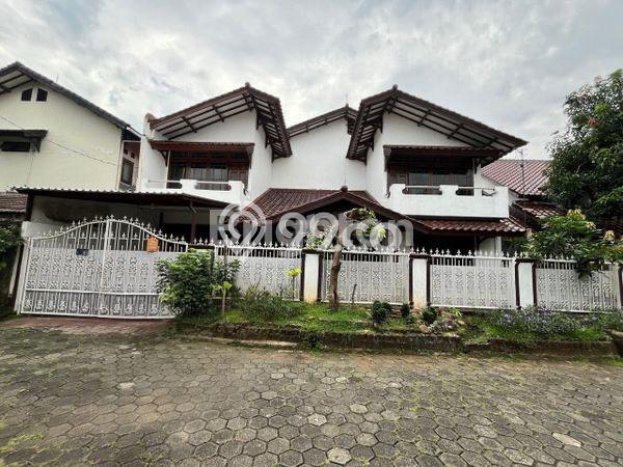 Siap Huni Rumah Mewah 5 Kamar di Duren Sawit Dekat ke Mana Pun Siap Huni Rumah Mewah 5 Kamar di Duren Sawit Dekat ke Mana Pun