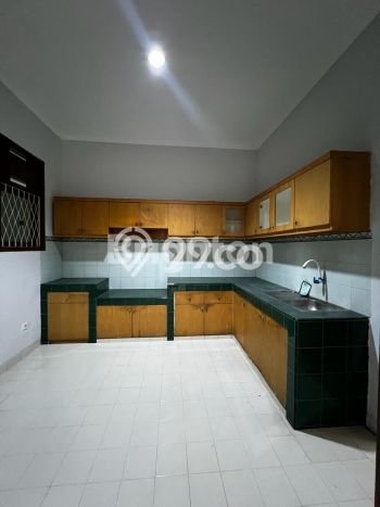 Rumah Luxury Modern Tanpa Renovasi di Slipi Jakarta Barat Rumah Luxury Modern Tanpa Renovasi di Slipi Jakarta Barat