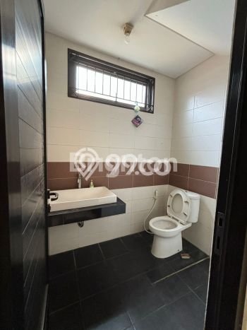 For Sale Rumah 3 Kamar Lokasi Ideal Bagus dan Strategis di Serpong Utara For Sale Rumah 3 Kamar Lokasi Ideal Bagus dan Strategis di Serpong Utara