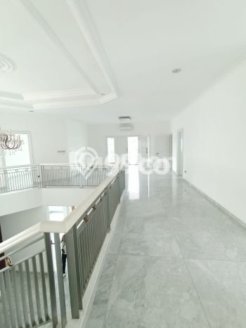 Siap Huni Rumah Mewah 5 Kamar di Kebon Jeruk Dekat ke Mana Saja Siap Huni Rumah Mewah 5 Kamar di Kebon Jeruk Dekat ke Mana Saja