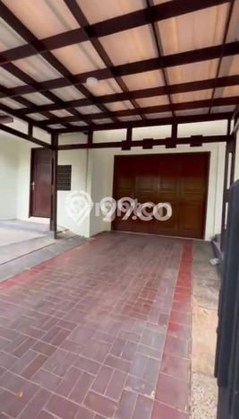 Ready to Use! Luxury House LT 287m2 Desain Modern di Kemanggisan Ready to Use! Luxury House LT 287m2 Desain Modern di Kemanggisan
