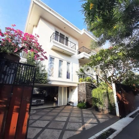 Rumah Luxury Modern Siap Huni di Kemanggisan Jakarta Barat Rumah Luxury Modern Siap Huni di Kemanggisan Jakarta Barat
