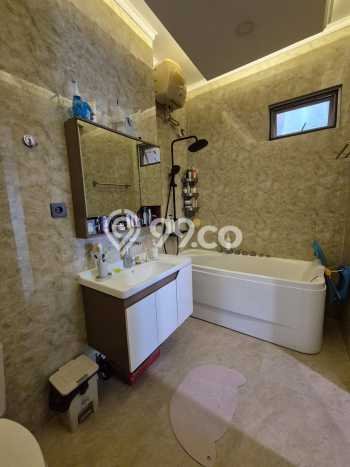 Rumah Modern Cantik 3 KT Bisa Langsung Pindah di BSD Rumah Modern Cantik 3 KT Bisa Langsung Pindah di BSD
