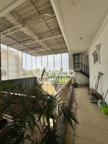 Rumah Luxury Modern Tanpa Renovasi di Gading Serpong Tangerang Rumah Luxury Modern Tanpa Renovasi di Gading Serpong Tangerang