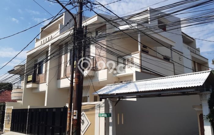 Jual Rumah Mewah Megah Dengan View Cantik di Duri Kepa, Jakarta Barat Jual Rumah Mewah Megah Dengan View Cantik di Duri Kepa, Jakarta Barat