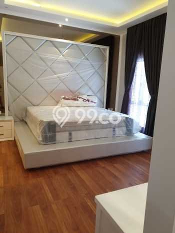 Rumah Luxury Modern Tanpa Renovasi di Gading Serpong Tangerang Rumah Luxury Modern Tanpa Renovasi di Gading Serpong Tangerang