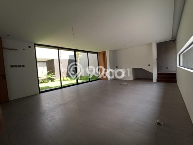 Rumah di Batununggal, Bandung, Luas 200m² LB 270m² Rumah di Batununggal, Bandung, Luas 200m² LB 270m²