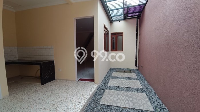 SPECIAL PRICE! Rumah Strategis di , Luas 142m2m² LB 100m2m² SPECIAL PRICE! Rumah Strategis di , Luas 142m2m² LB 100m2m²
