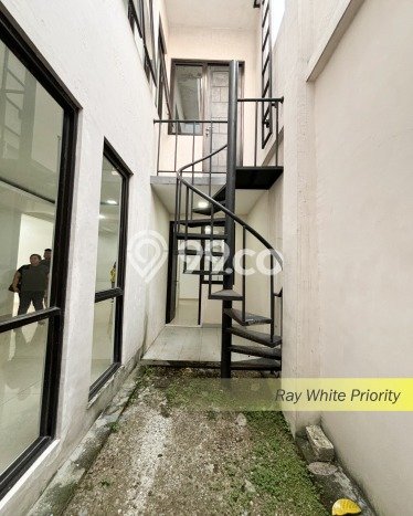 Dijual Rumah Mewah Elegan Dengan View Eksklusif di Bintaro, Tangerang Selatan Dijual Rumah Mewah Elegan Dengan View Eksklusif di Bintaro, Tangerang Selatan