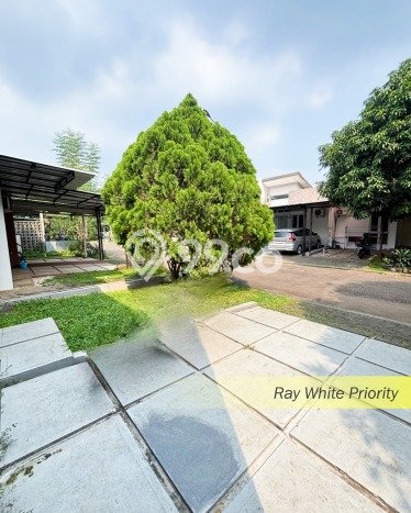 Hunian Mewah LB 200m2 Siap Huni Desain Elegan di Bintaro, Tangerang Selatan Hunian Mewah LB 200m2 Siap Huni Desain Elegan di Bintaro, Tangerang Selatan