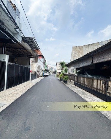 Lahan Dijual Lokasi Strategis di Jakarta Barat dengan Luas 396m2 Lahan Dijual Lokasi Strategis di Jakarta Barat dengan Luas 396m2