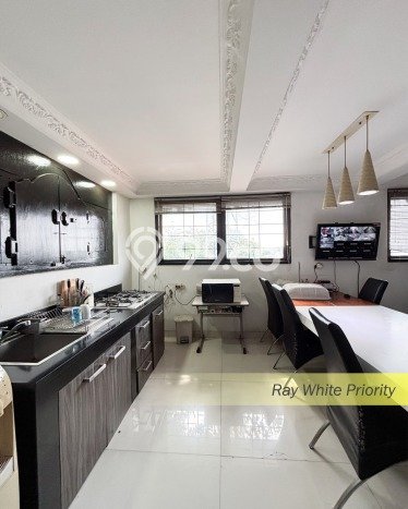 Rumah Kost untuk Dijual di Bintaro Punya 7 Kamar Rumah Kost untuk Dijual di Bintaro Punya 7 Kamar