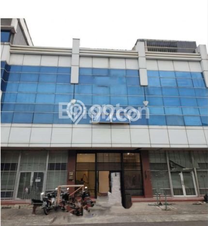 Ruko Dijual di Jakarta Barat LT 63m2 & LB 220m2 Lokasi Terbaik! Ruko Dijual di Jakarta Barat LT 63m2 & LB 220m2 Lokasi Terbaik!