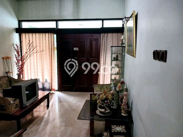 Siap Huni Rumah Mewah 5 Kamar di Kebon Jeruk Dekat ke Mana Pun Siap Huni Rumah Mewah 5 Kamar di Kebon Jeruk Dekat ke Mana Pun