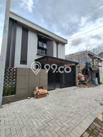 Unit Kost Dijual di Sleman dengan 11 Kamar Tidur & Luas Bangunan 190m2 Unit Kost Dijual di Sleman dengan 11 Kamar Tidur & Luas Bangunan 190m2