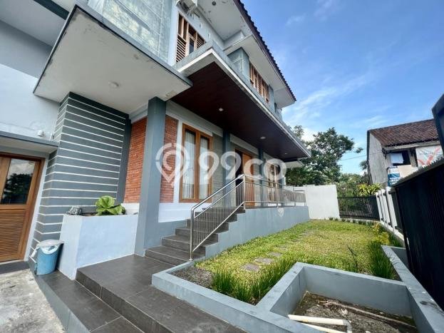 Siap Huni Rumah Mewah 4 Kamar di Sleman Dekat ke Mana Saja Siap Huni Rumah Mewah 4 Kamar di Sleman Dekat ke Mana Saja