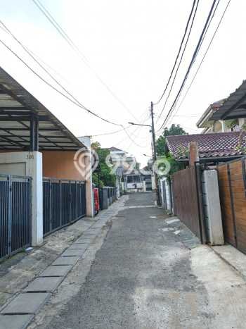 Ready to Use! Luxury House LT 293m2 Desain Elegan di Cipete Ready to Use! Luxury House LT 293m2 Desain Elegan di Cipete