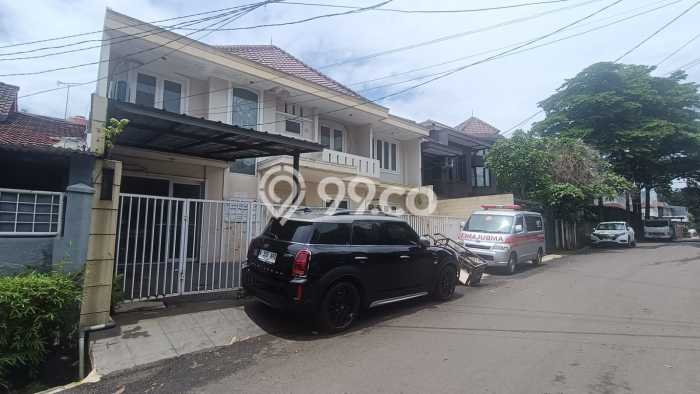 For Sale! Luxury House LT 249m2 Desain Elegan di Cipete For Sale! Luxury House LT 249m2 Desain Elegan di Cipete