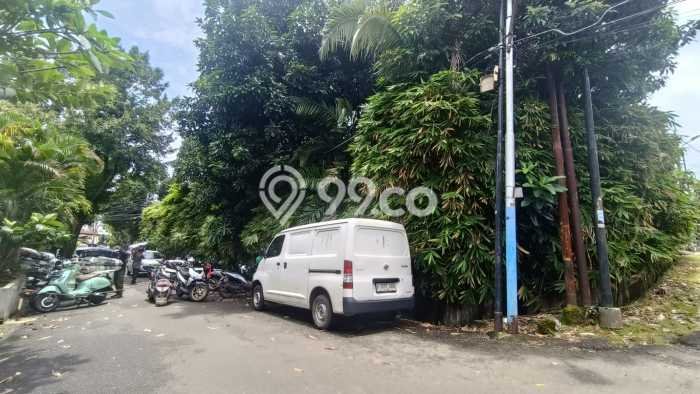 Ready to Use! Luxury House LT 407m2 Desain Modern di Gandaria Ready to Use! Luxury House LT 407m2 Desain Modern di Gandaria