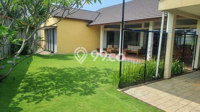 For Sale! Luxury House LT 707m2 Desain Elegan di Kota Baru Parahyangan For Sale! Luxury House LT 707m2 Desain Elegan di Kota Baru Parahyangan