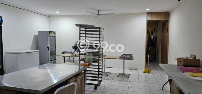 Unit Ruko Dijual di Regol Bandung Luas Tanah 434m2, Luas Bangunan 220m2 Unit Ruko Dijual di Regol Bandung Luas Tanah 434m2, Luas Bangunan 220m2
