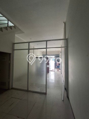 Ruko Disewa di Banyumanik, Semarang, LT 90m2 / LB 270m2 Ruko Disewa di Banyumanik, Semarang, LT 90m2 / LB 270m2