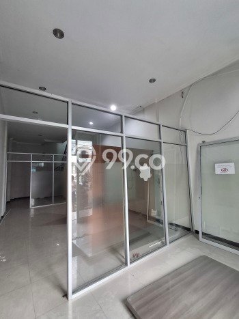 Ruko Disewa di Banyumanik, Semarang, LT 90m2 / LB 270m2 Ruko Disewa di Banyumanik, Semarang, LT 90m2 / LB 270m2