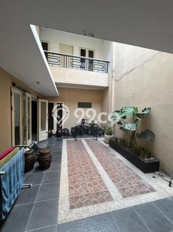 Rumah Elit LB 324m2 Siap Pakai Desain Elegan di Sambiroto, Semarang Rumah Elit LB 324m2 Siap Pakai Desain Elegan di Sambiroto, Semarang