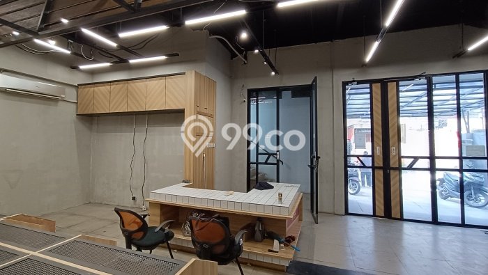 AREA TERBAIK! Ruko di , Luas 550m2m², Keramaian Terjamin AREA TERBAIK! Ruko di , Luas 550m2m², Keramaian Terjamin