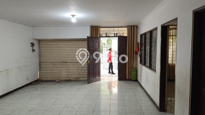 Untuk Dijual! Komersial di Tomang Jakarta Barat LT 143m2 / LB 265m2 Kawasan Strategis Untuk Dijual! Komersial di Tomang Jakarta Barat LT 143m2 / LB 265m2 Kawasan Strategis