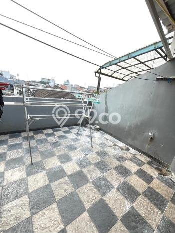 Rumah Modern 4 KT di Tanjung Duren Jakarta Barat Semi Furnished Rumah Modern 4 KT di Tanjung Duren Jakarta Barat Semi Furnished