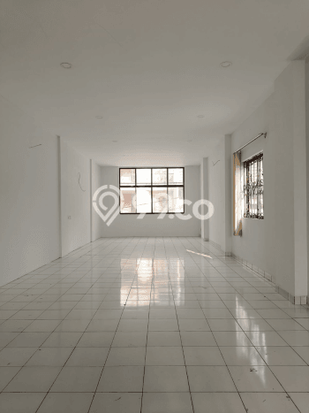 Ruko Dijual di Jakarta Barat LT 90m2 & LB 180m2 Lokasi Terbaik! Ruko Dijual di Jakarta Barat LT 90m2 & LB 180m2 Lokasi Terbaik!