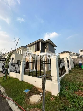 Ready to Use! Luxury House LT 228m2 Desain Modern di Sentul Ready to Use! Luxury House LT 228m2 Desain Modern di Sentul
