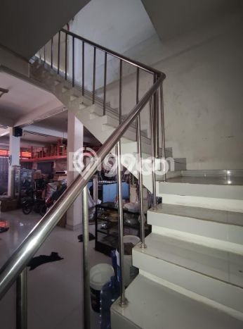 Ruko untuk disewa di Kuta punya LT 240m2 & LB 540m2 harga sewa kompetitif Ruko untuk disewa di Kuta punya LT 240m2 & LB 540m2 harga sewa kompetitif