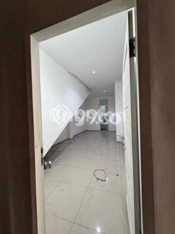 Ruko Disewa di Denpasar Barat, Denpasar, LT 180m2 / LB 200m2 Ruko Disewa di Denpasar Barat, Denpasar, LT 180m2 / LB 200m2