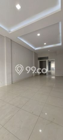 AREA KOMERSIAL! Ruko di Kebon Jeruk, Luas 200m2m², Posisi Premium AREA KOMERSIAL! Ruko di Kebon Jeruk, Luas 200m2m², Posisi Premium
